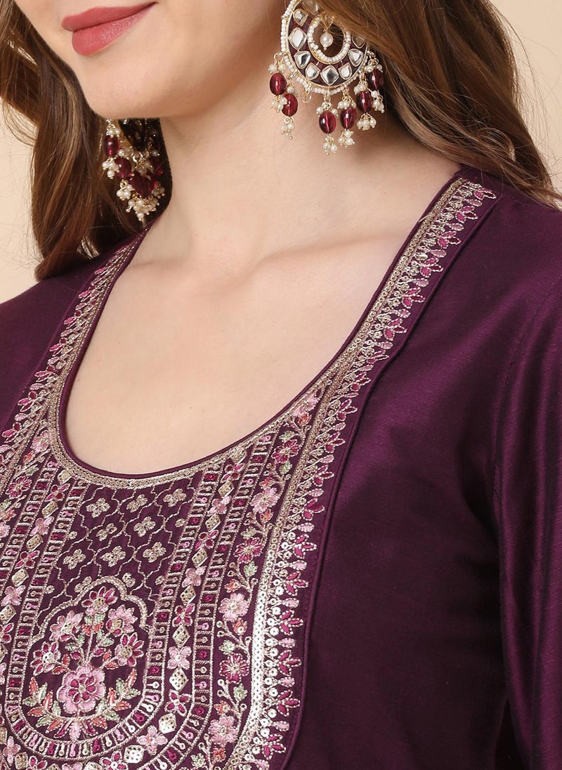 جلو باص جلوبس كورتا نسائي مطرز بالزهور والترتر - Image 5